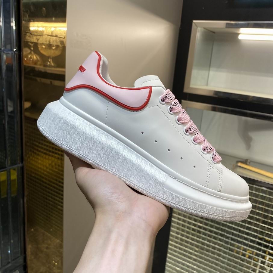 W-McQUEEN-033