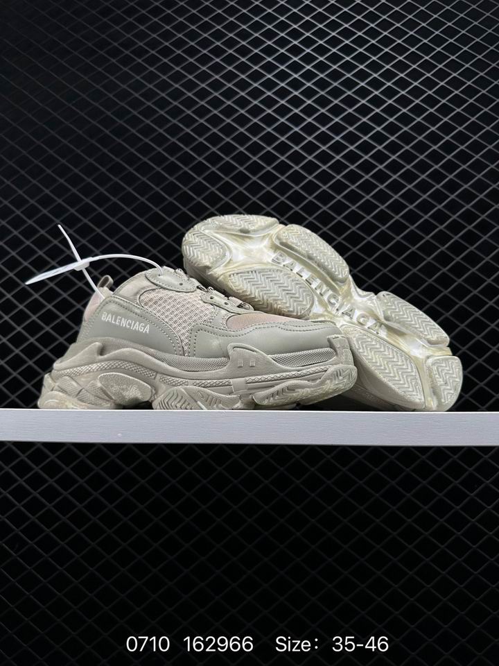 W-Balenciaga-010