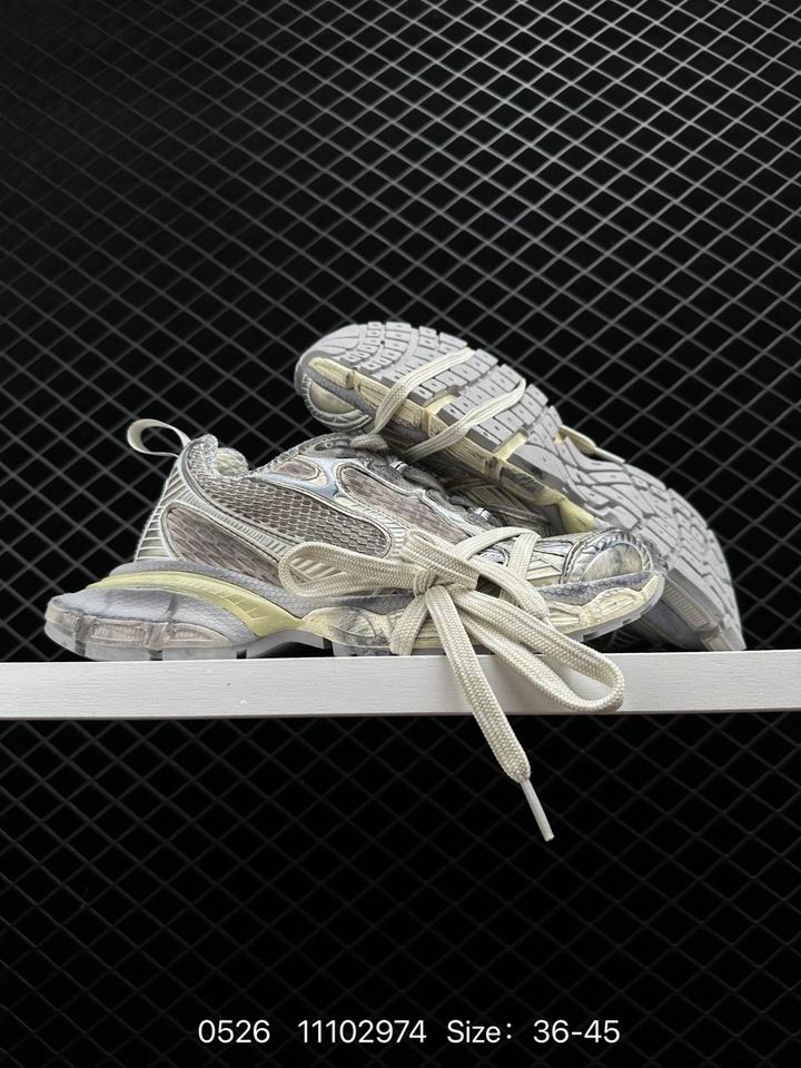 W-Balenciaga-024