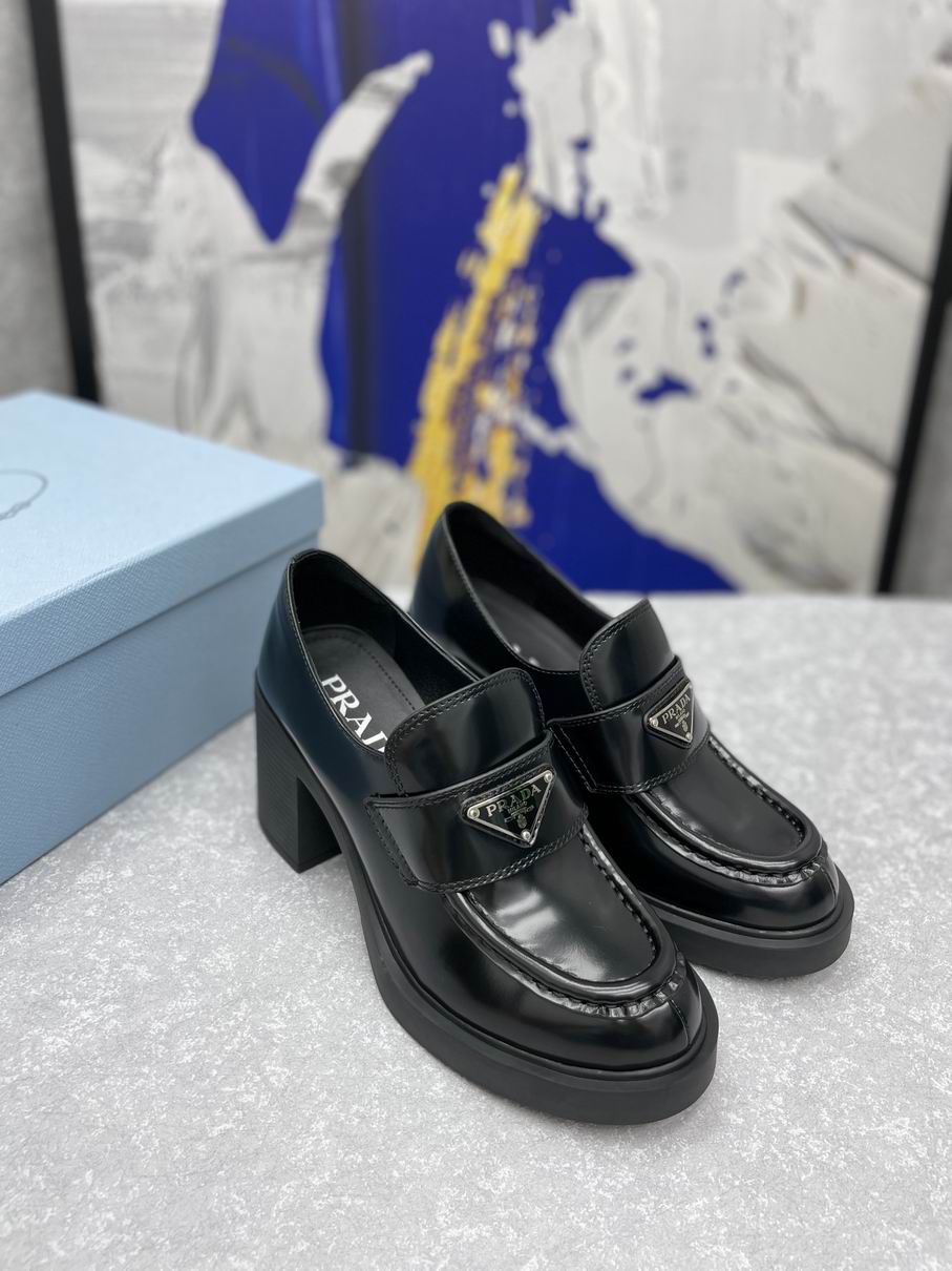 W-Prada-012