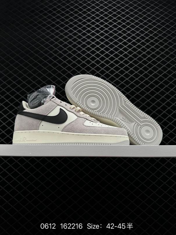 AF1-216