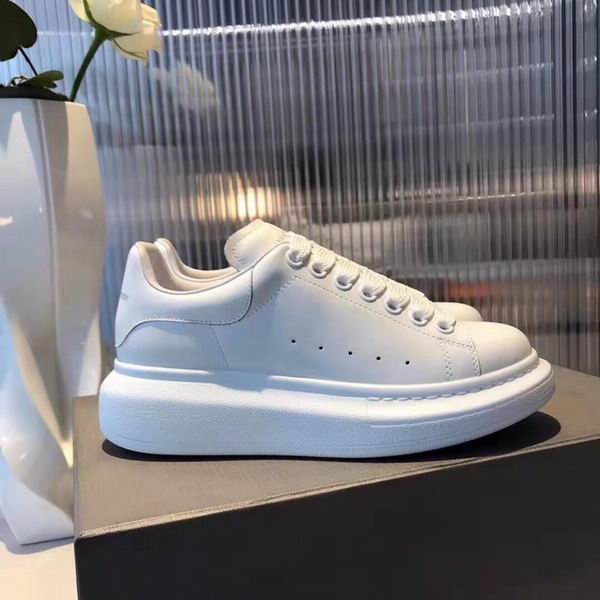 W-McQUEEN-044