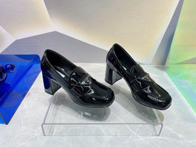 W-Prada-019