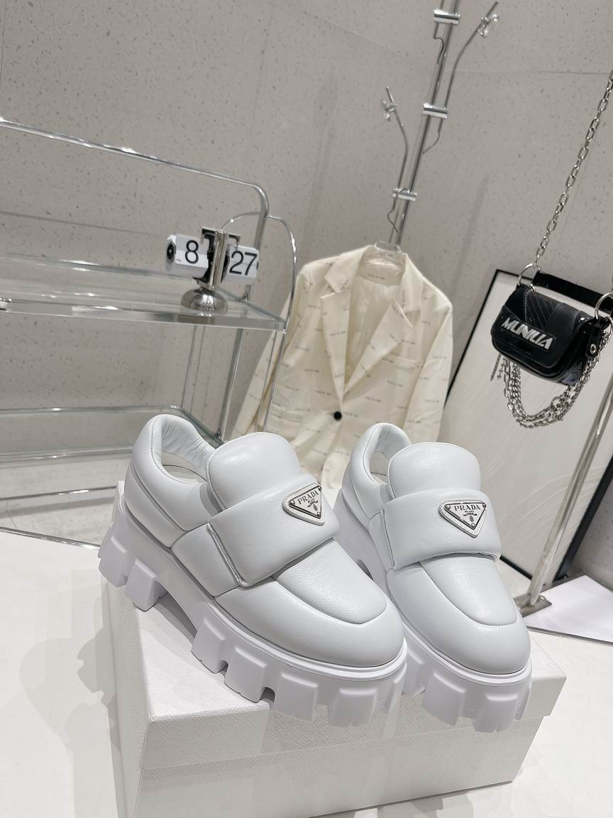 W-Prada-023