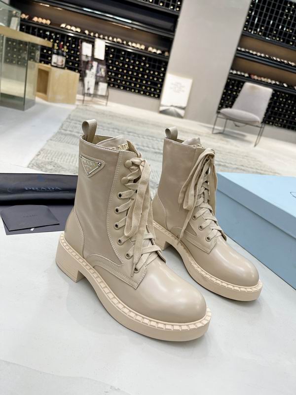 W-Prada-026