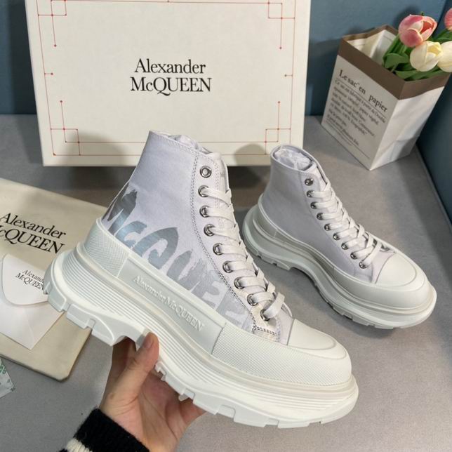 W-McQUEEN-049