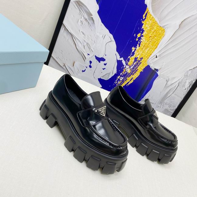 W-Prada-030