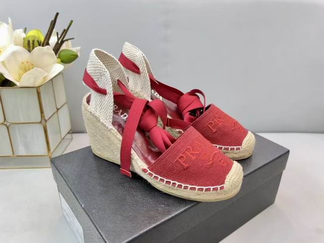 W-Prada-033