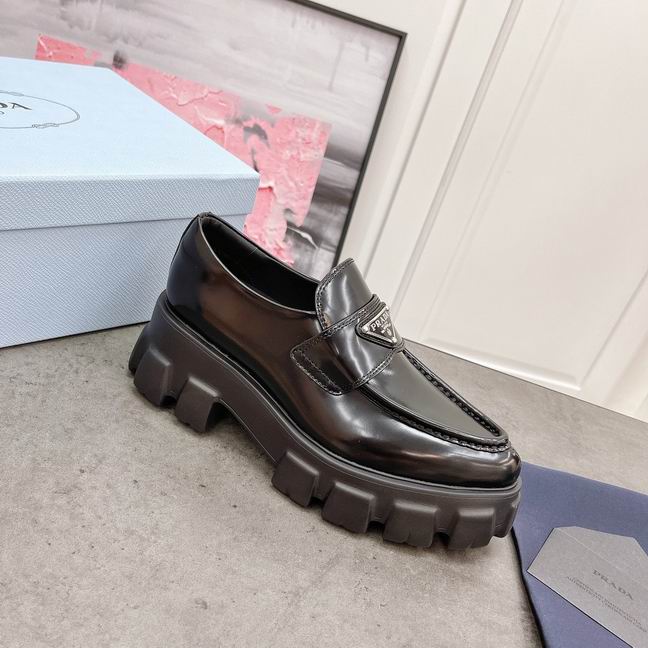 W-Prada-040