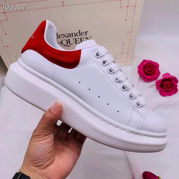 W-McQUEEN-055