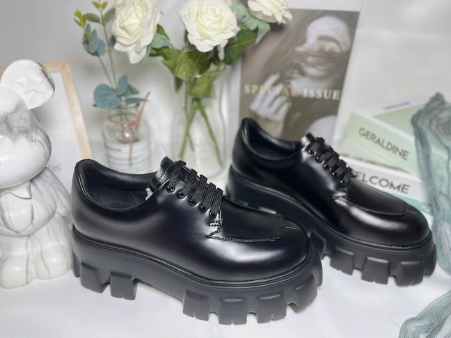W-Prada-044