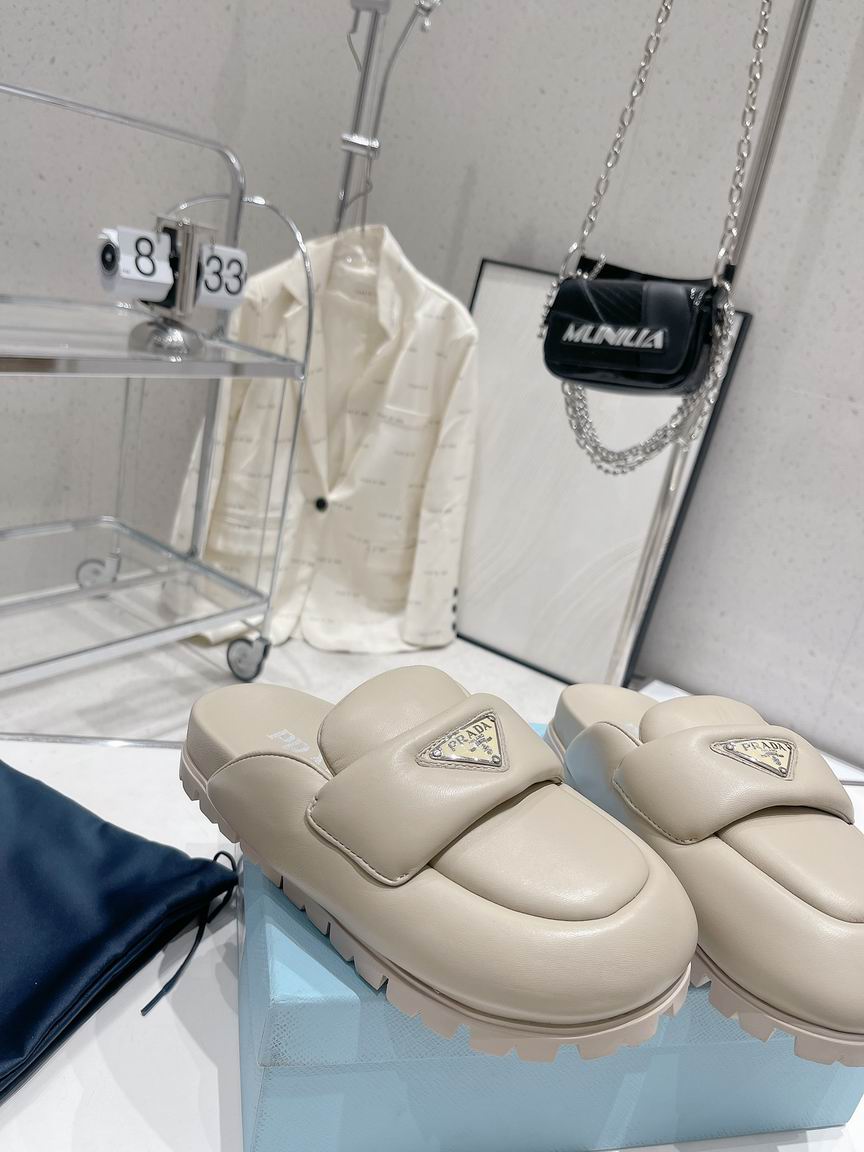 W-Prada-050