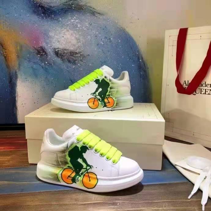 W-McQUEEN-064
