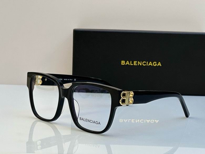 Balenciaga-051