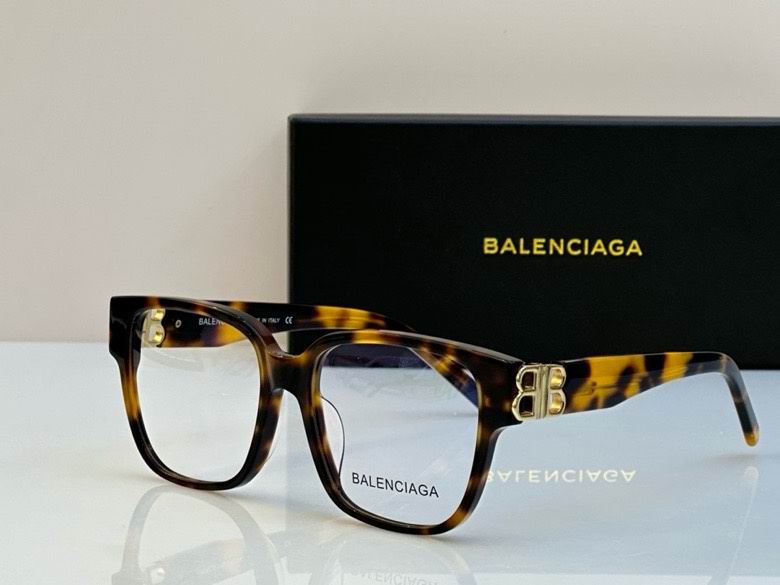 Balenciaga-054