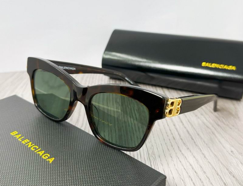 Balenciaga-001