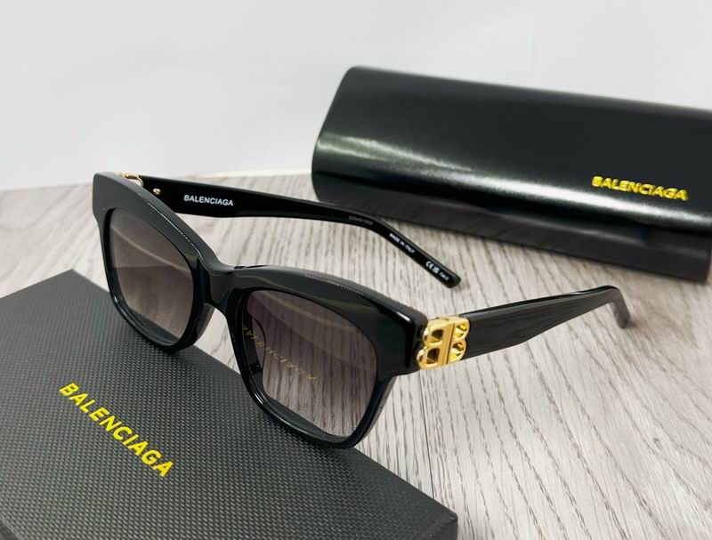Balenciaga-005