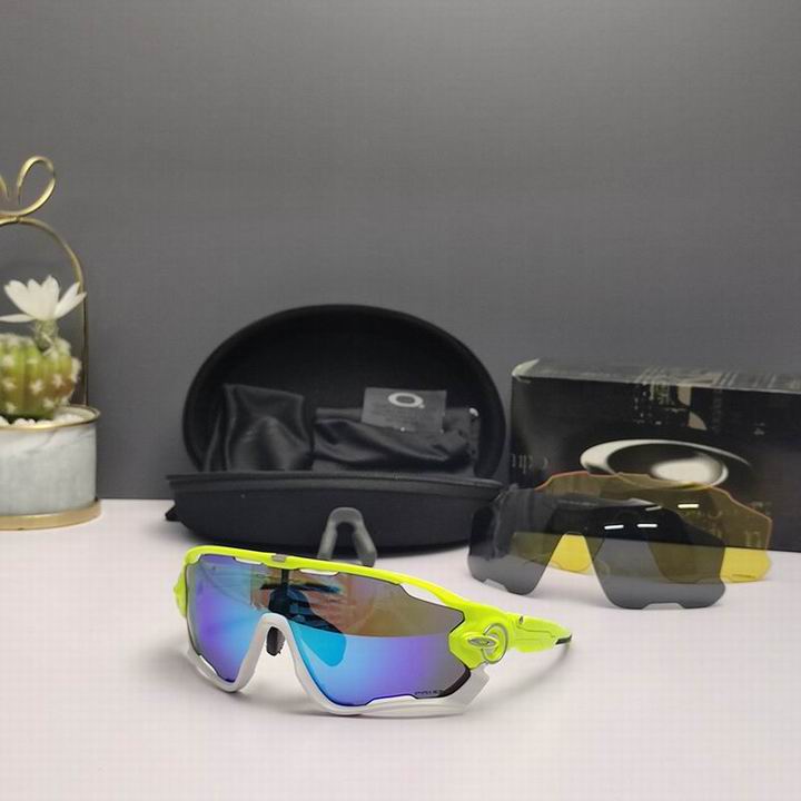 Oakley-045