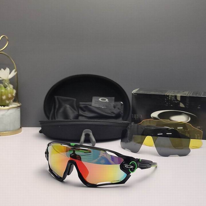 Oakley-047