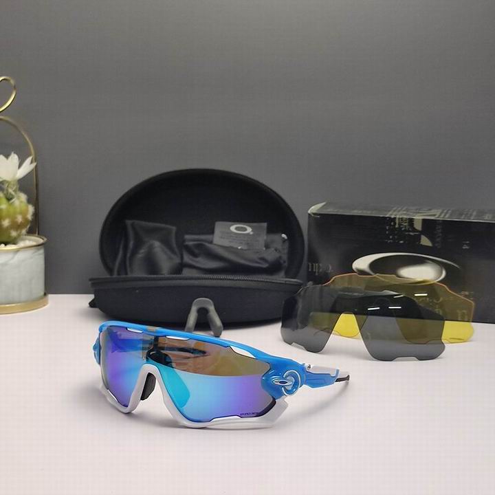 Oakley-051