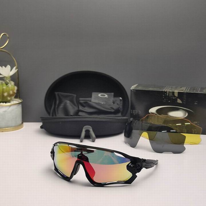 Oakley-068