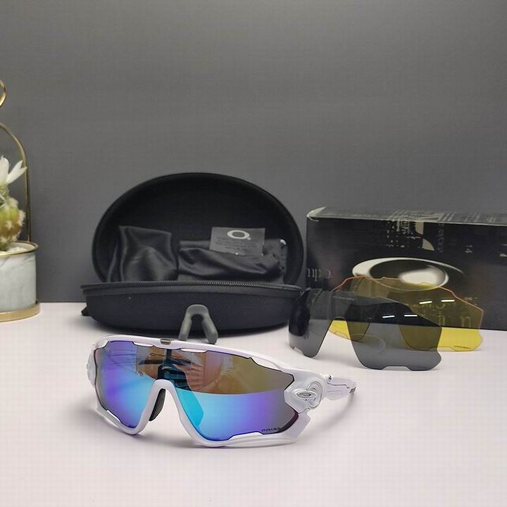 Oakley-069
