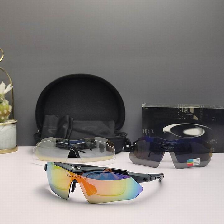Oakley-077
