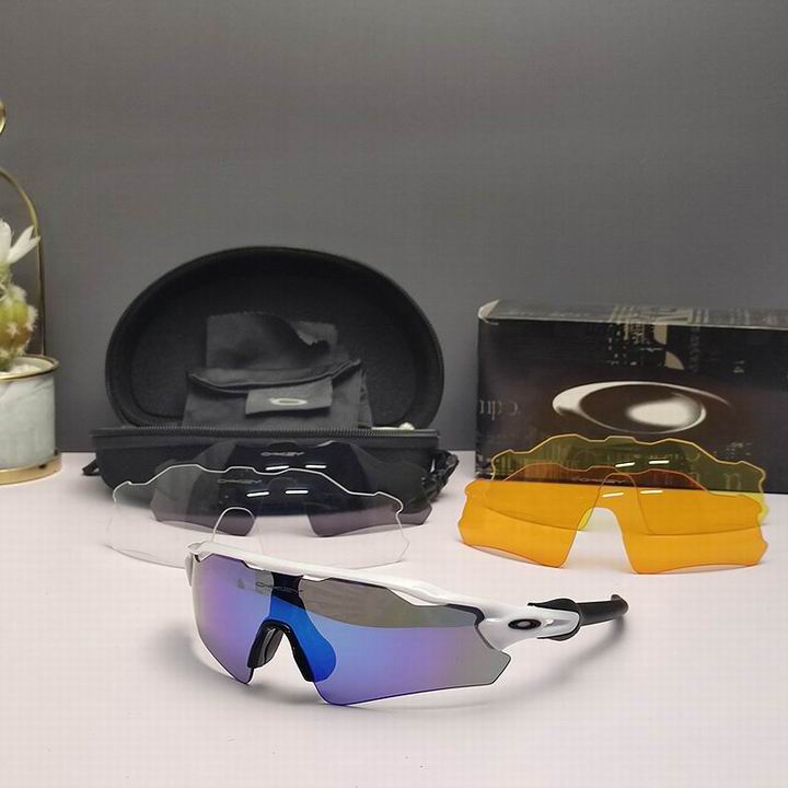 Oakley-081