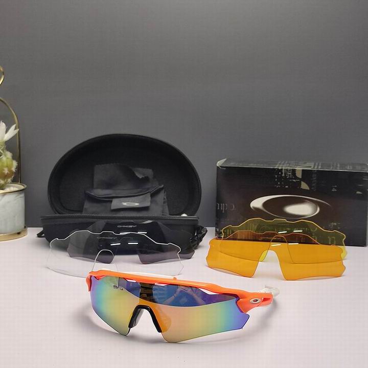 Oakley-083