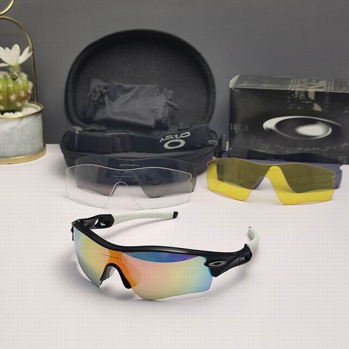 Oakley-124