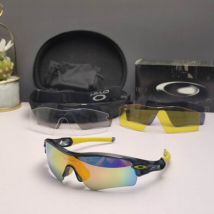 Oakley-136