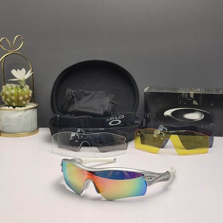 Oakley-137