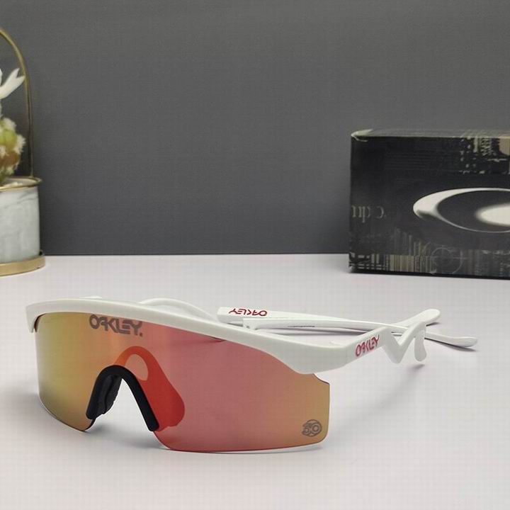 Oakley-156