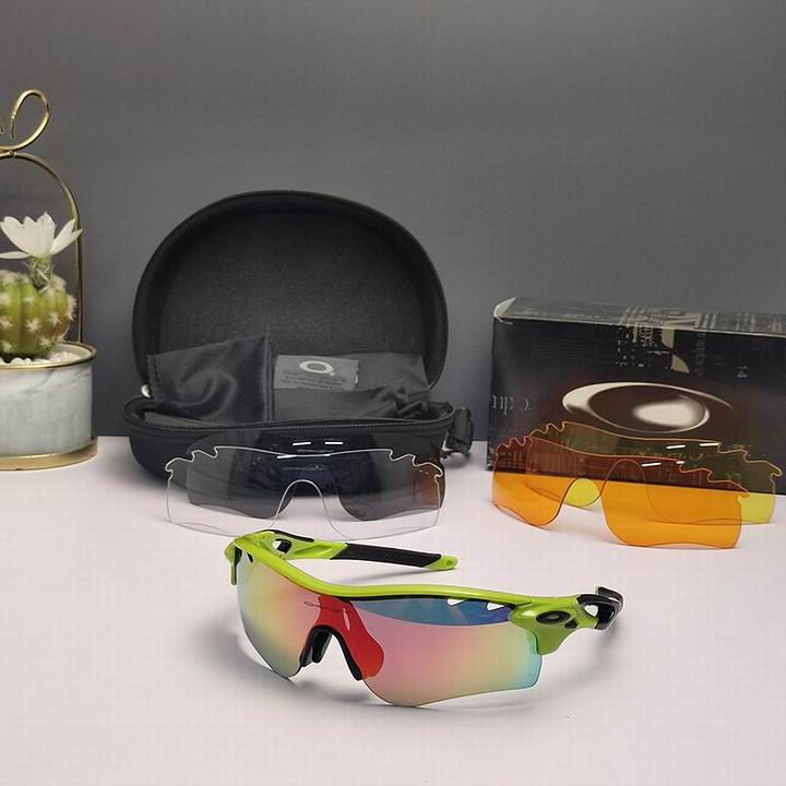 Oakley-002