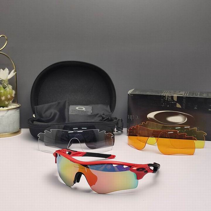 Oakley-003