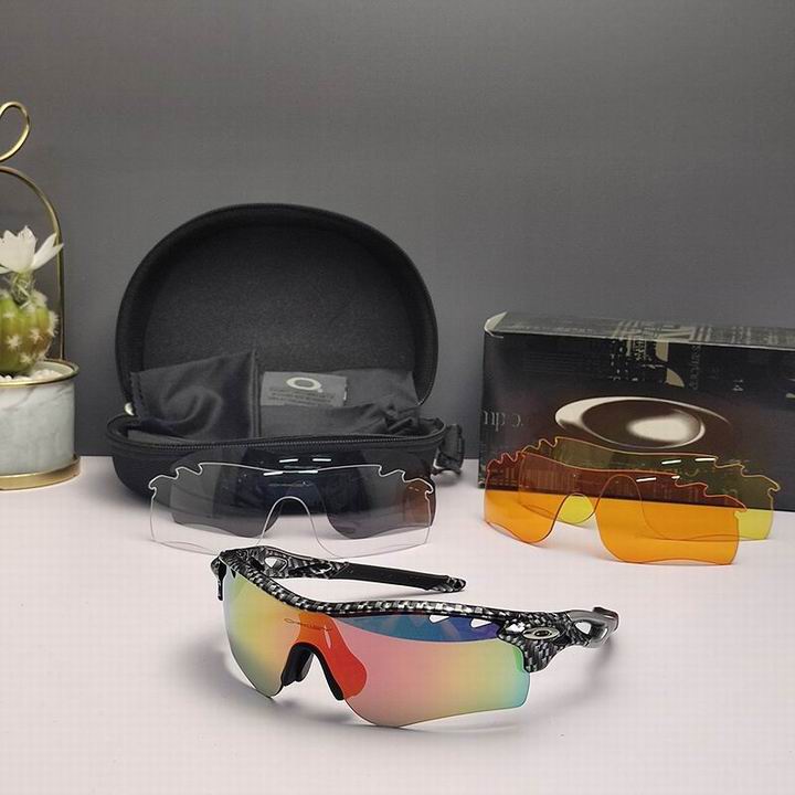 Oakley-004