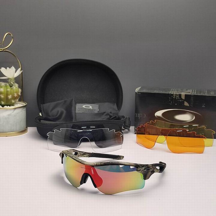 Oakley-005