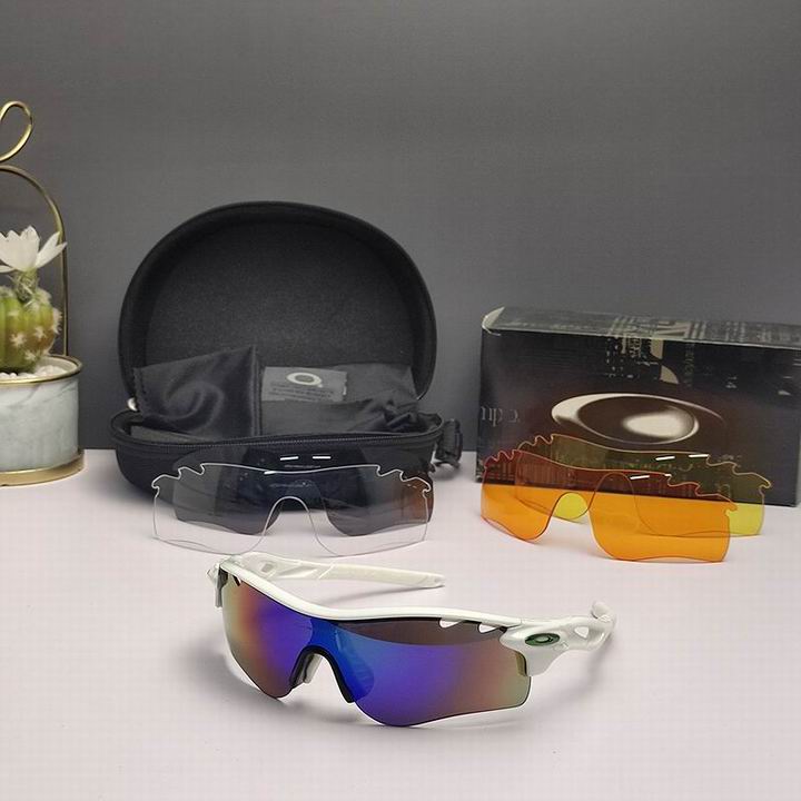 Oakley-008