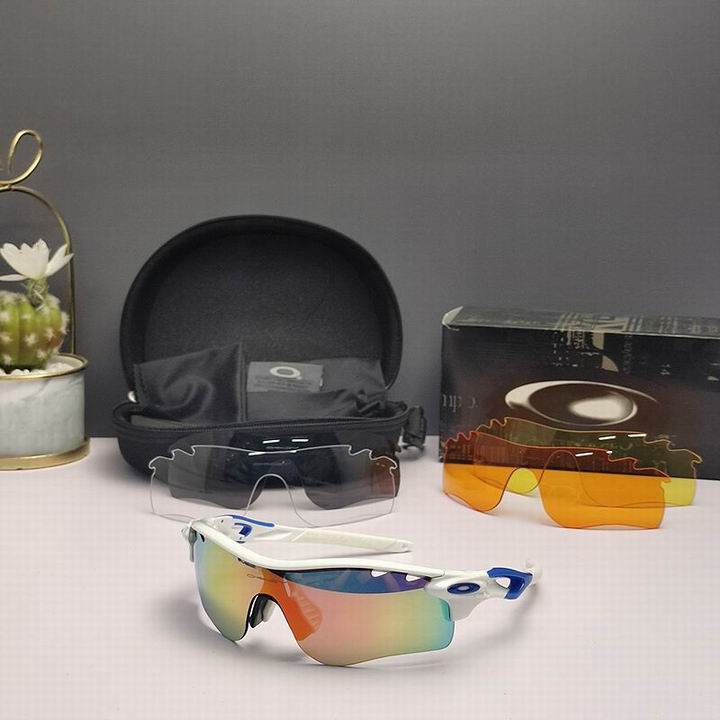Oakley-015
