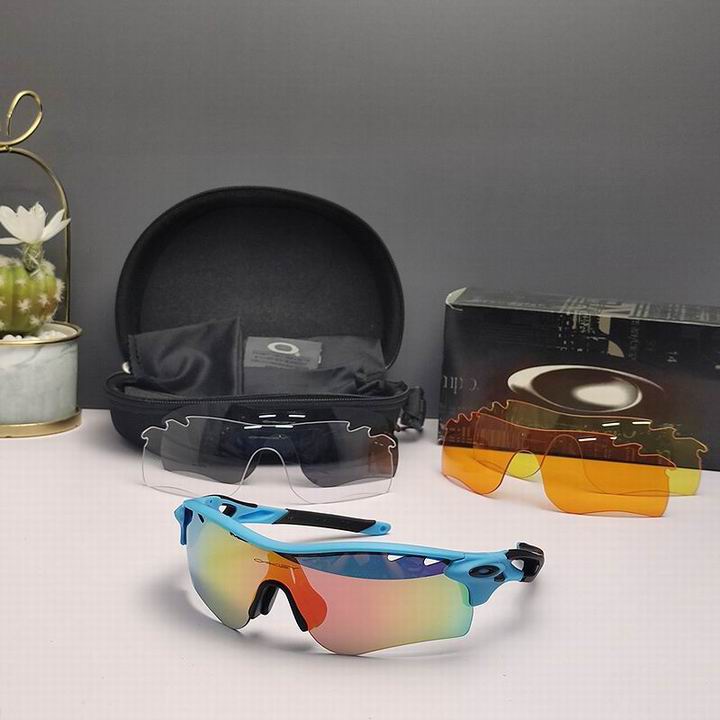Oakley-017
