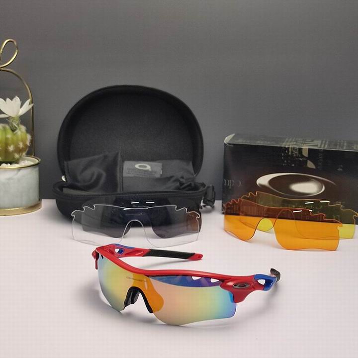 Oakley-023