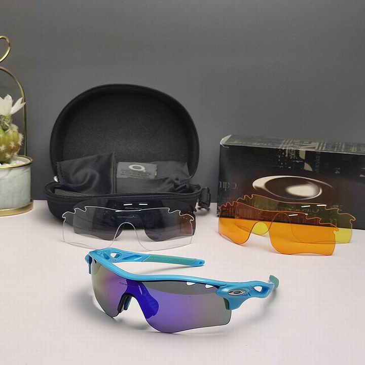 Oakley-025