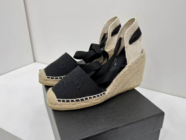 W-Prada-053