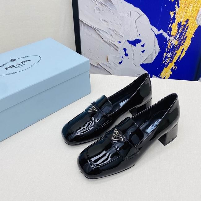 W-Prada-054