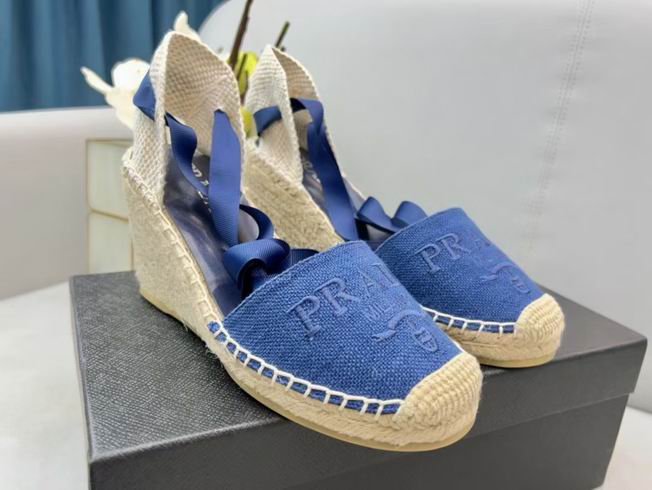 W-Prada-056
