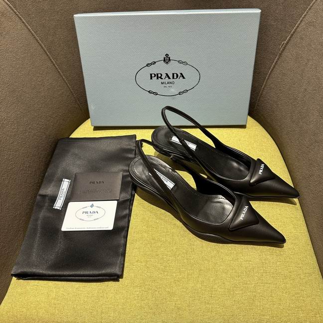W-Prada-057