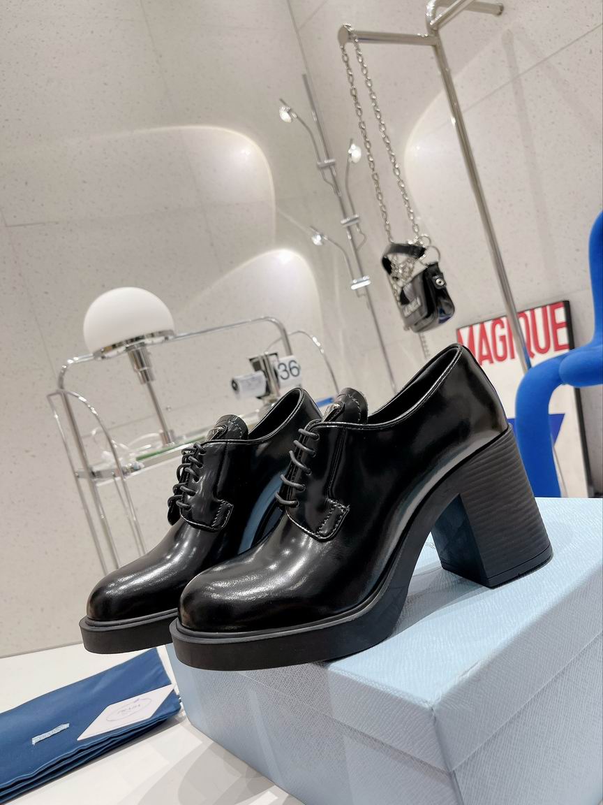 W-Prada-059