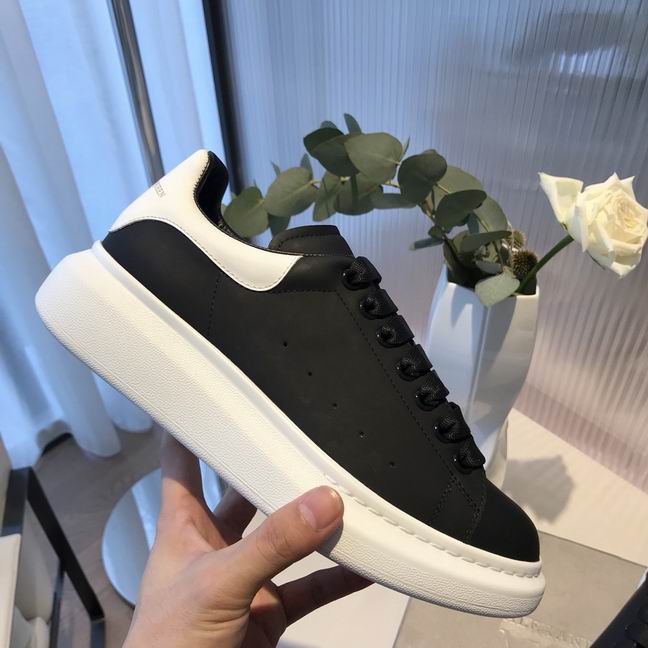 W-McQUEEN-074