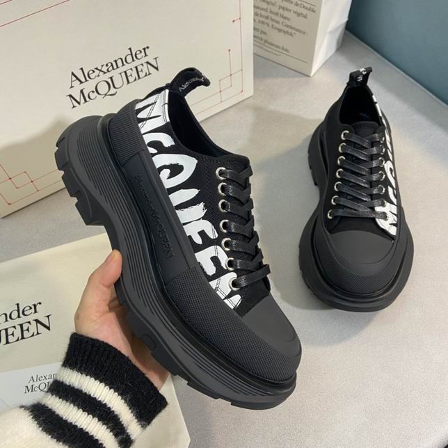 W-McQUEEN-079