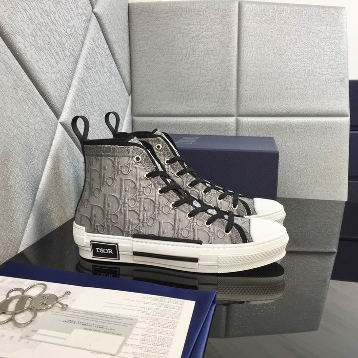 W-Dior-082